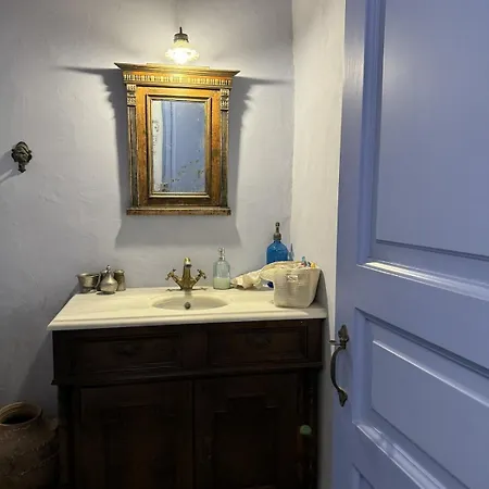 Scalinata Tinos, Sophisticated Living *